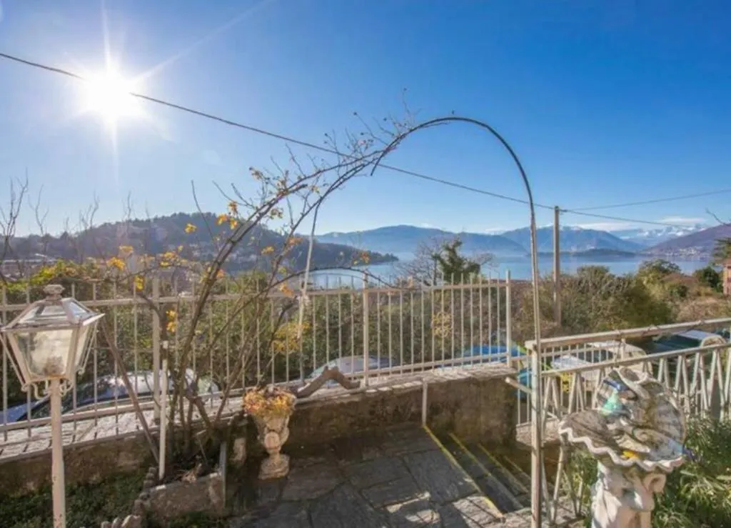 Apartment With View Lake Maggiore/Laveno Mombello