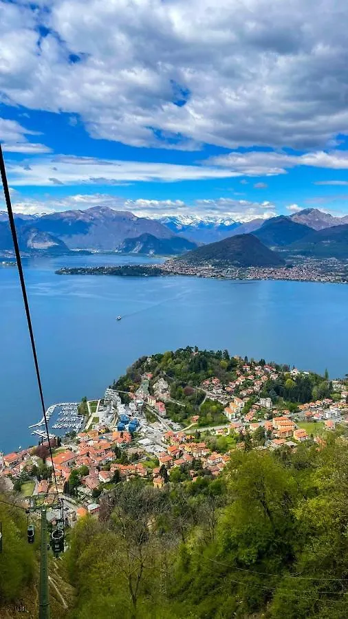 Apartment With View Lake Maggiore/Laveno Mombello イタリア